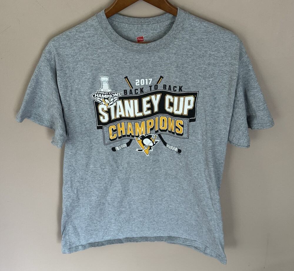 2017 Pittsburgh Penguins NHL Back To Back Stanley Cup Champions Roster T-Shirt L